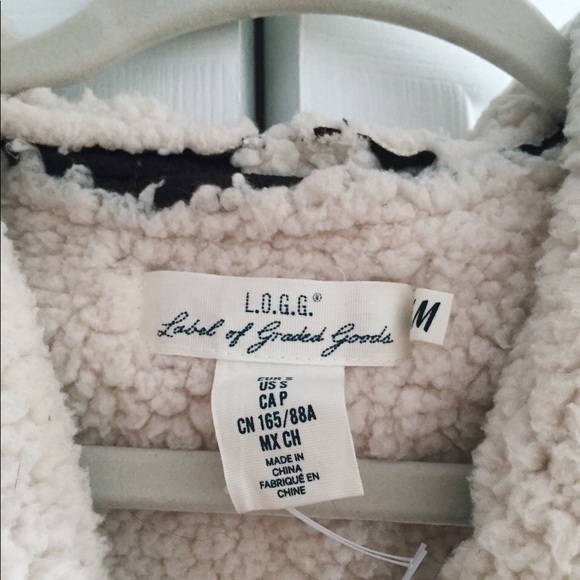 H&M Sherpa Lined Vest - Picture 2 of 3